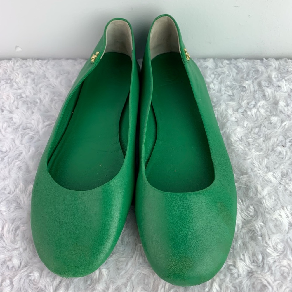 Tory Burch Green Leather Ballet Flats with Gold Logo - Picture 4 of 7